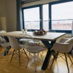Eikenhouten tafel Eudora met X poten