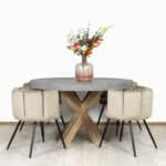 Betonlook tafel Mare met eikenhouten poot