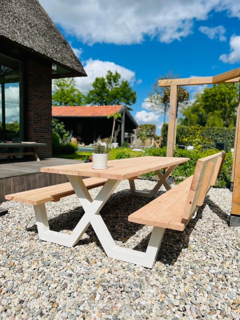 Douglas houten picknicktafel Eland met stalen X frame
