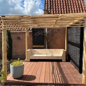 Tuinbank Eef met schuine armleuning steigerhout