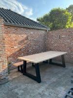Douglas tuintafel Olena met stalen poten