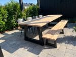 Douglas tuintafel Olena met stalen poten