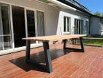 Douglas tuintafel Olena met stalen poten