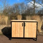 Buitenkeuken Midas met industrieel frame douglashout