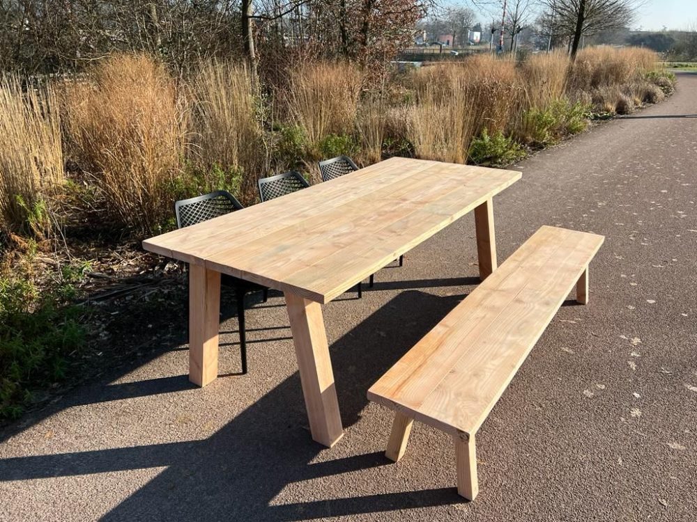 Tuintafel Ivar Met Schuine Poten Douglashout Kopen Bestel Nu