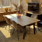 Mangohouten eettafel Dudley met afgeronde hoeken