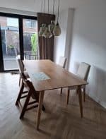 Mangohouten tafel Dorian met ronde poten
