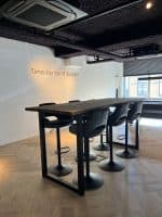 Douglashouten bartafel Perry met stalen U poten