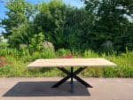 Douglashouten tuintafel Arend met stalen matrixpoot