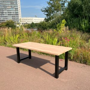 Douglas tuintafel Deborah met stalen H-poten