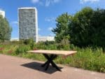 Douglashouten tuintafel Arend met stalen matrixpoot