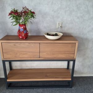 Eikenhouten sidetable Loua met kleppen en onderplank