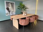 Eikenhouten tafel Patty met visgraat blad