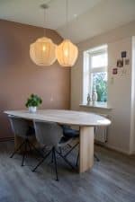 Eikenhouten kiezelvormige tafel Viola